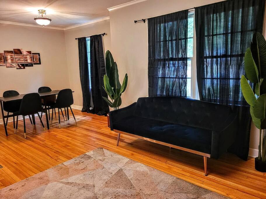 《~Lovely Home Near Botanical Gardens ~》Pool Table 멤피스 외부 사진